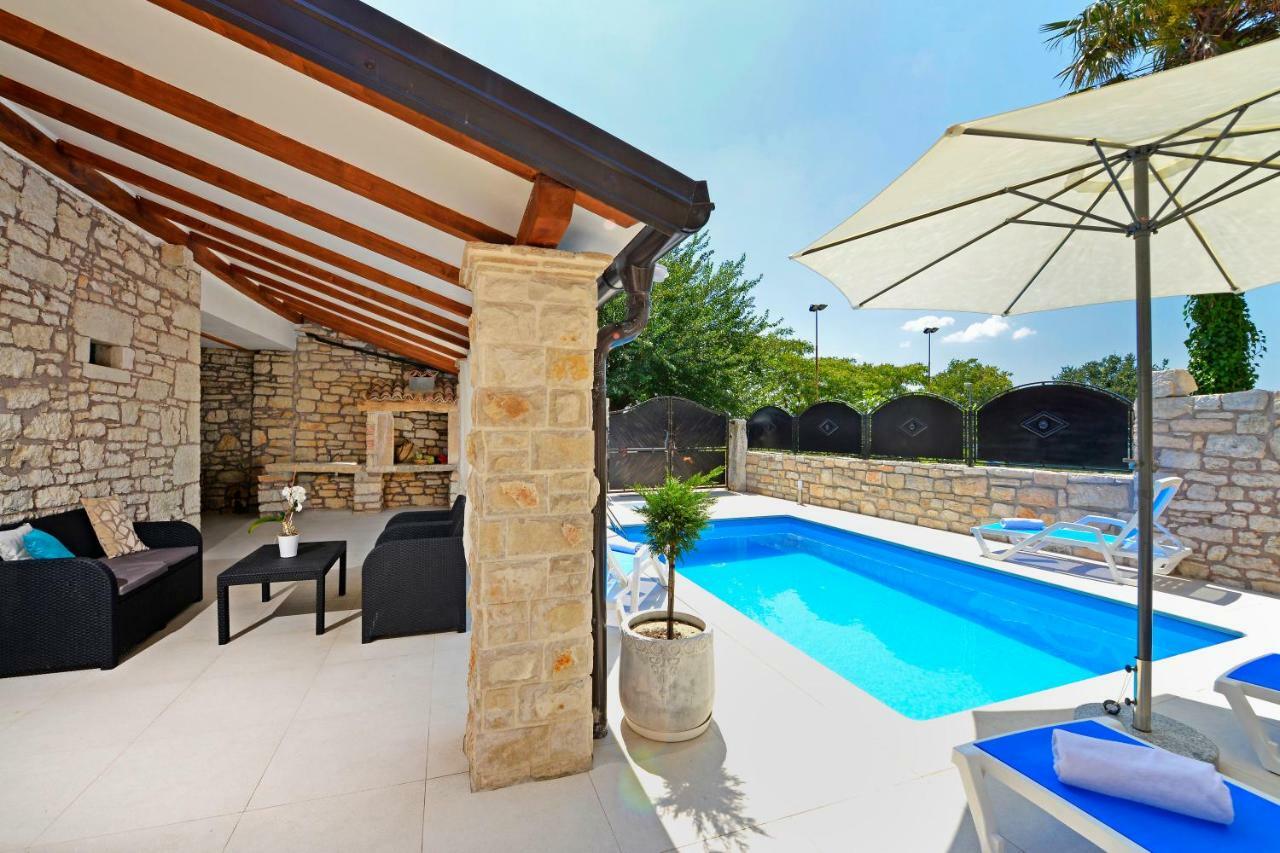 Lory Villa Sveti Lovreč Pazenatički Bagian luar foto